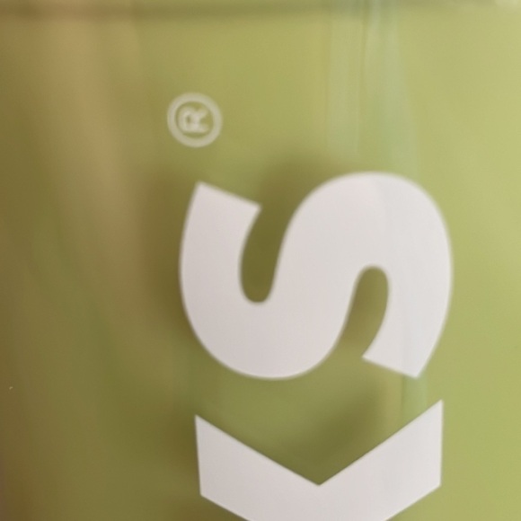 Starbucks 24 OZ. Color-Changing Cold Beverage Cup with Silicone Straw Topper. - Picture 13 of 16